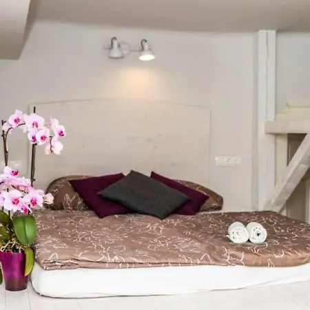 And Calmness Apartment Budapest